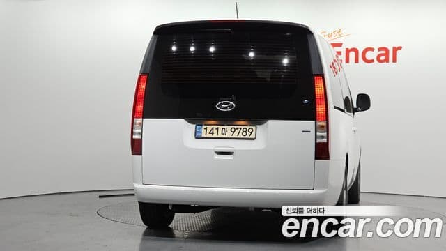 Hyundai Staria 2022 — ფოტო 4/20