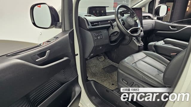 Hyundai Staria 2022 — ფოტო 10/20