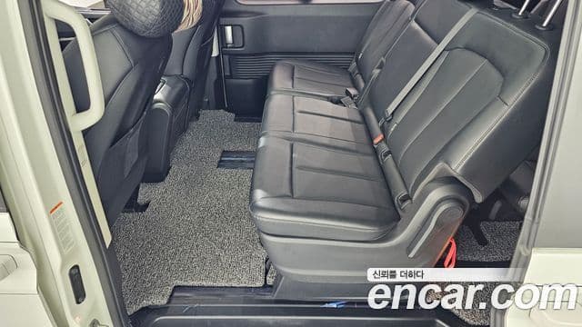 Hyundai Staria 2022 — ფოტო 11/20
