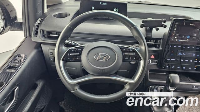 Hyundai Staria 2022 — ფოტო 14/20