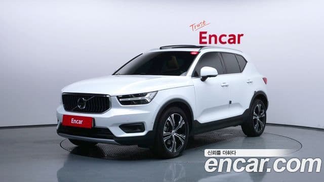 Volvo XC40 2021 — Şəkil 1/20