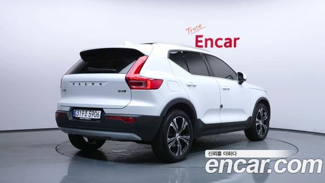Volvo XC40 2021 — Şəkil 2/20