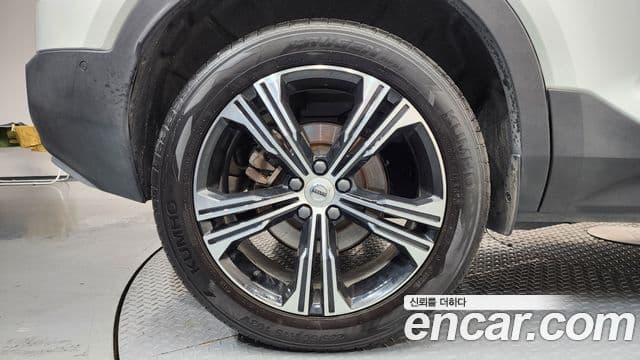 Volvo XC40 2021 — Şəkil 5/20