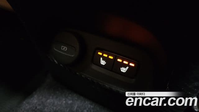 Volvo XC40 2021 — Şəkil 19/20