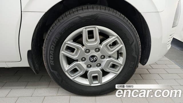 Hyundai Staria 2025 — Şəkil 17/34