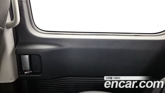 Hyundai Staria 2025 — Şəkil 24/34