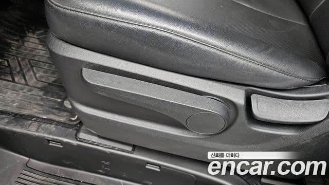 Hyundai Staria 2025 — Şəkil 8/34