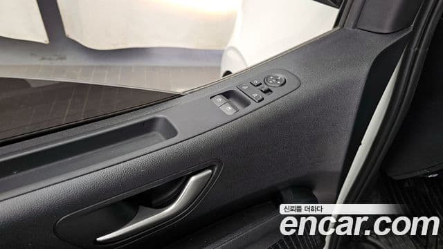 Hyundai Staria 2025 — Şəkil 26/34
