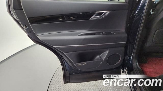 Genesis GV80 2020 — Photo 31/36