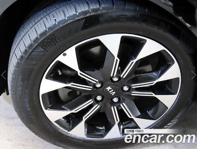 Kia Carnival 2021 — Şəkil 19/20