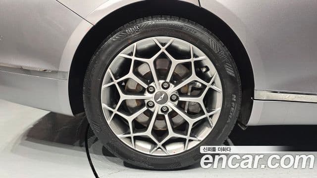 Genesis Electrified G80 2022 — ფოტო 5/20