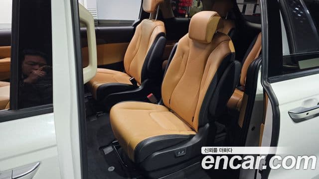 Kia Carnival 2022 — Фото 12/20
