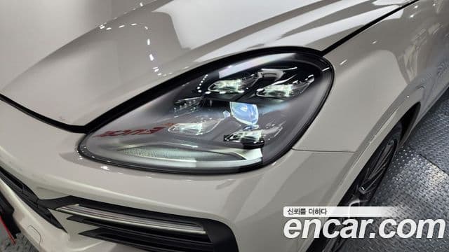 Porsche Cayenne 2021 — Photo 29/40