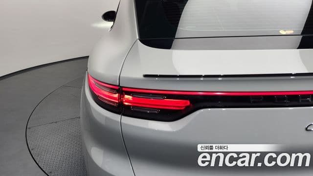 Porsche Cayenne 2021 — Photo 37/40