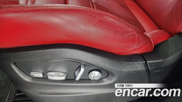 Porsche Cayenne 2021 — Photo 10/40