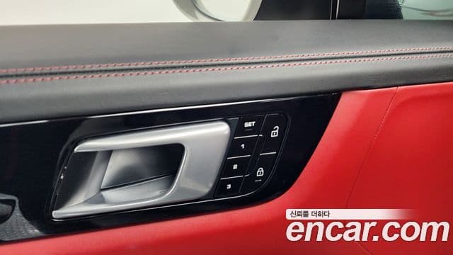 Porsche Cayenne 2021 — Photo 40/40