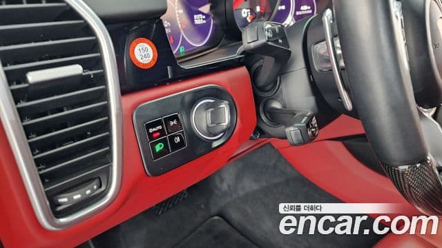 Porsche Cayenne 2021 — Photo 35/40