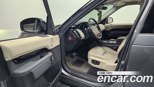 Land Rover Discovery 5 2019 — Şəkil 24/30