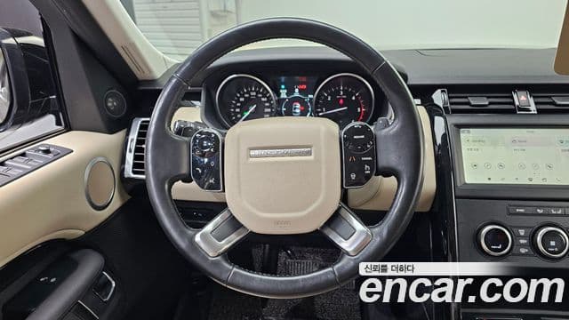 Land Rover Discovery 5 2019 — Şəkil 14/30