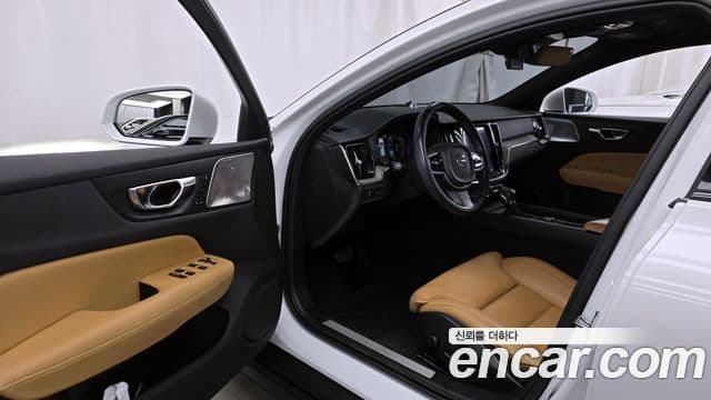 Volvo V60 Cross Country 2020 — ფოტო 10/20
