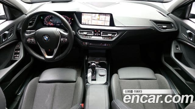 BMW 1 Series 2023 — ფოტო 7/20