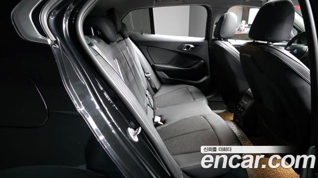 BMW 1 Series 2023 — ფოტო 12/20