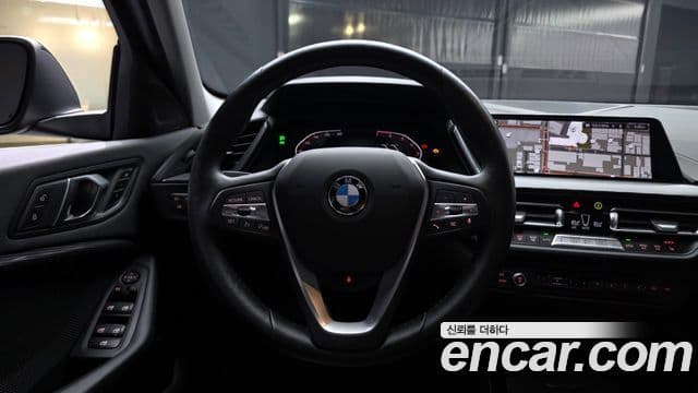BMW 1 Series 2023 — ფოტო 13/20