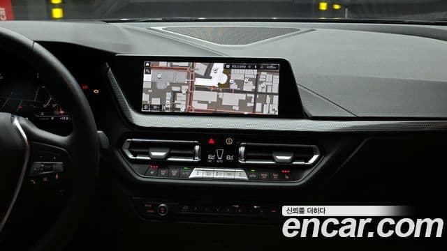 BMW 1 Series 2023 — ფოტო 14/20