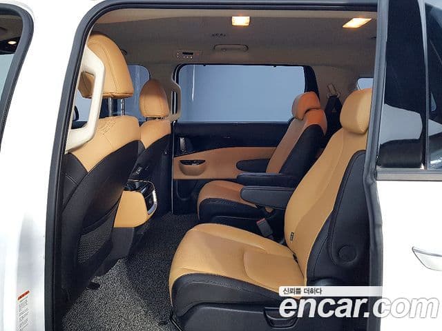 Kia Carnival 2022 — Фото 11/20