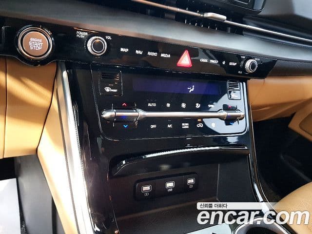 Kia Carnival 2022 — Фото 13/20