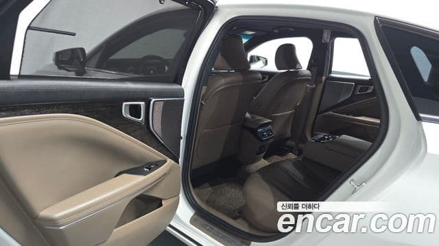 Kia K8 2022 — Photo 18/34