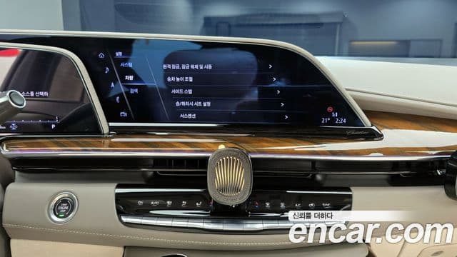 Cadillac Escalade 2024 — ფოტო 14/20