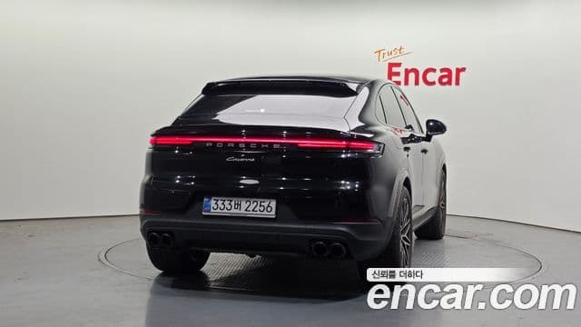 Porsche Cayenne 2025 — Photo 7/20