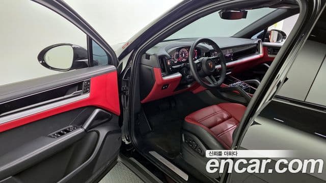 Porsche Cayenne 2025 — Photo 14/20