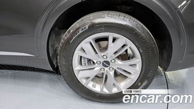 Genesis GV70 2024 — Photo 22/34