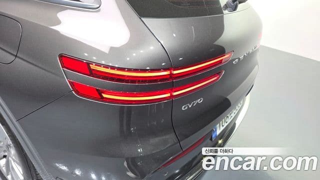Genesis GV70 2024 — Photo 24/34