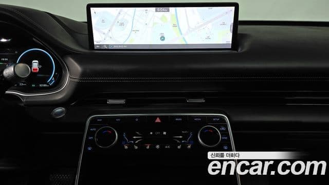 Genesis GV80 2020 — ფოტო 13/20