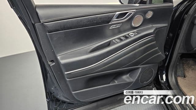 Genesis GV80 2020 — Photo 35/40