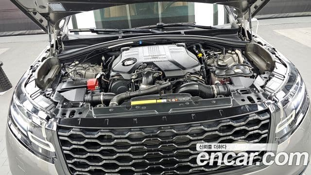 Land Rover Range Rover Velar 2019 — ფოტო 6/20