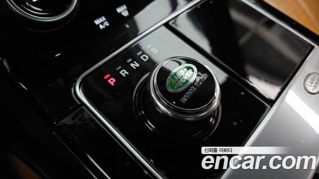 Land Rover Range Rover Velar 2019 — ფოტო 9/20