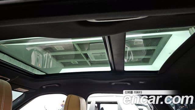 Land Rover Range Rover Velar 2019 — ფოტო 18/20