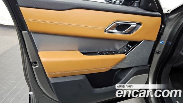 Land Rover Range Rover Velar 2019 — Photo 36/40