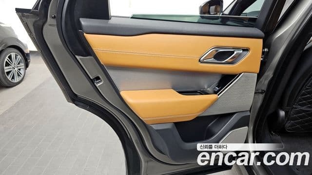 Land Rover Range Rover Velar 2019 — Photo 1/40