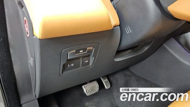 Land Rover Range Rover Velar 2019 — Photo 31/40