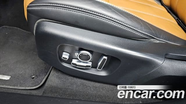 Land Rover Range Rover Velar 2019 — Photo 5/40