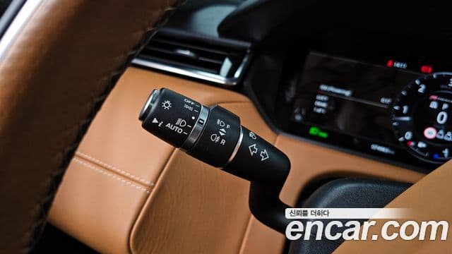 Land Rover Range Rover Velar 2019 — Photo 11/40