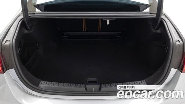 Mercedes-Benz E-Class 2024 — ფოტო 11/20