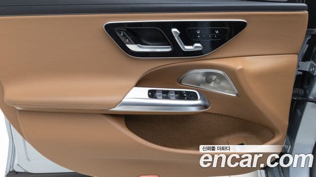 Mercedes-Benz E-Class 2024 — ფოტო 15/20