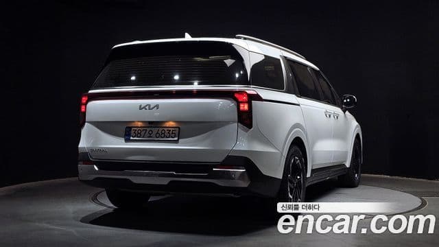 Kia Carnival 2024 — Şəkil 2/20