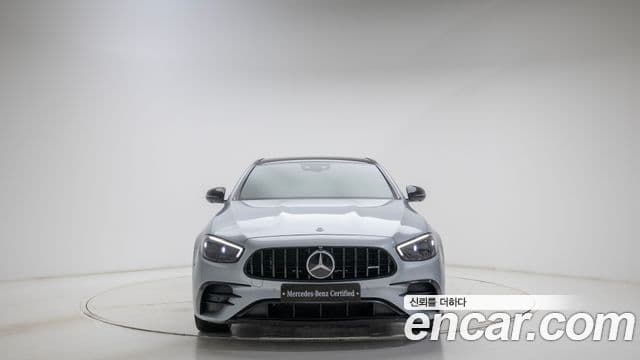 Mercedes-Benz E-Class 2023 — Photo 16/20